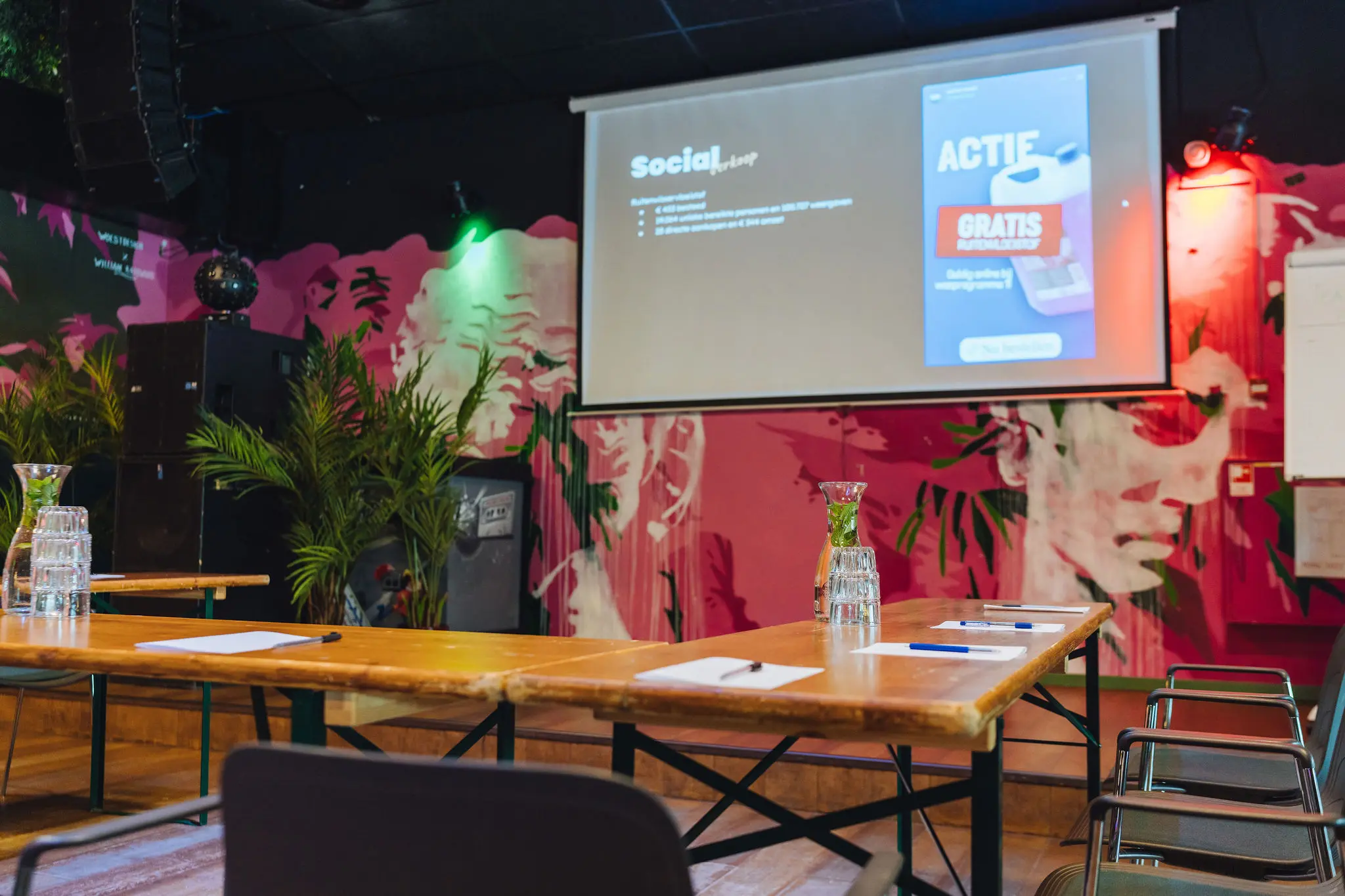 scherm bij vergaderlocatie amsterdam