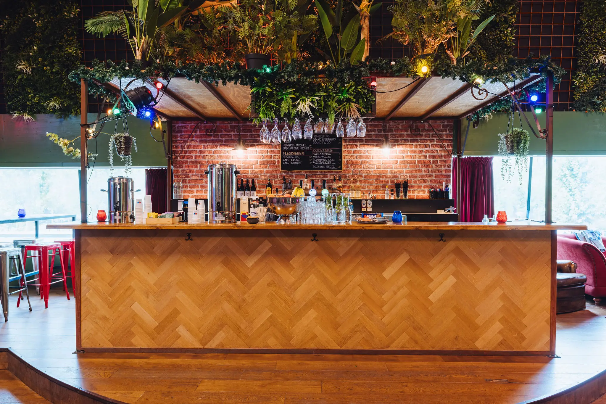 voorzieningen bij de vergaderlocatie van pong bar in amsterdam